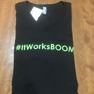 Black Shirt IT WORKS unisex XXL New